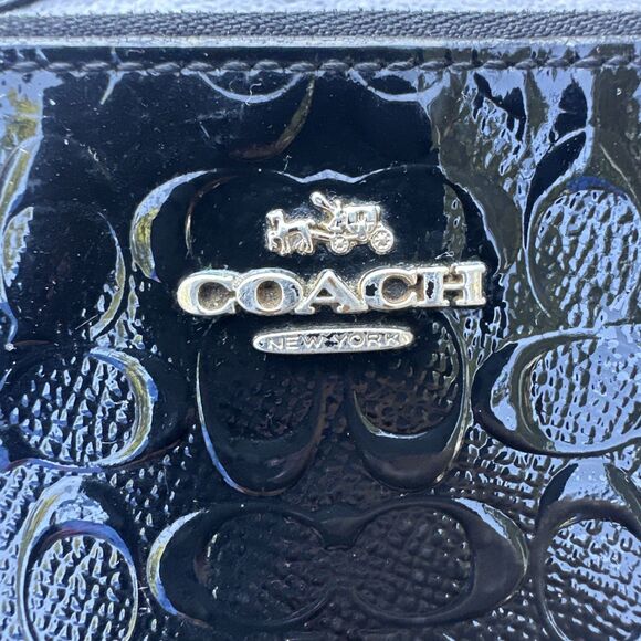 Coach Corner Zip Wristlet Signature Logo Embossed Patent Leather Black - Picture 2 of 8